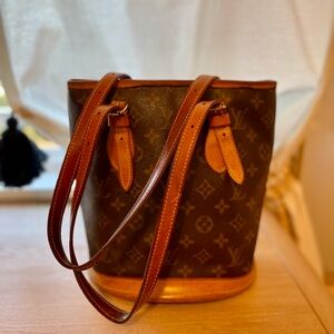 Authentic Louis Vuitton Classic Monogram bucket Bag